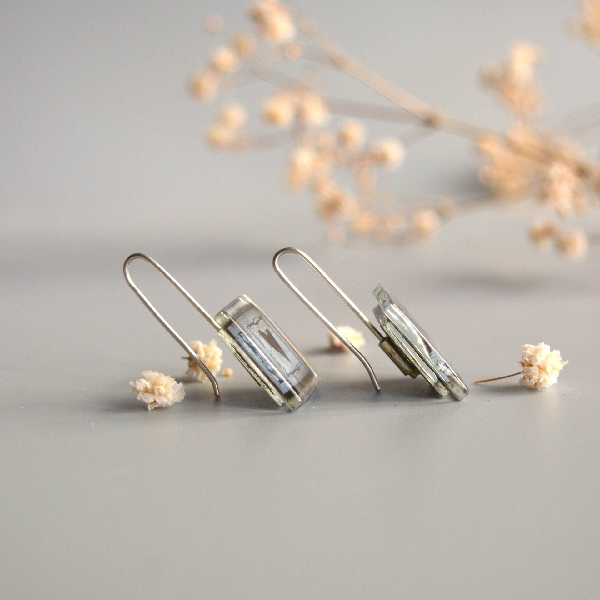 Pendientes Corazón negro de vidrio y plata de ley, Diseño cuadrado, Joyas únicas - 2