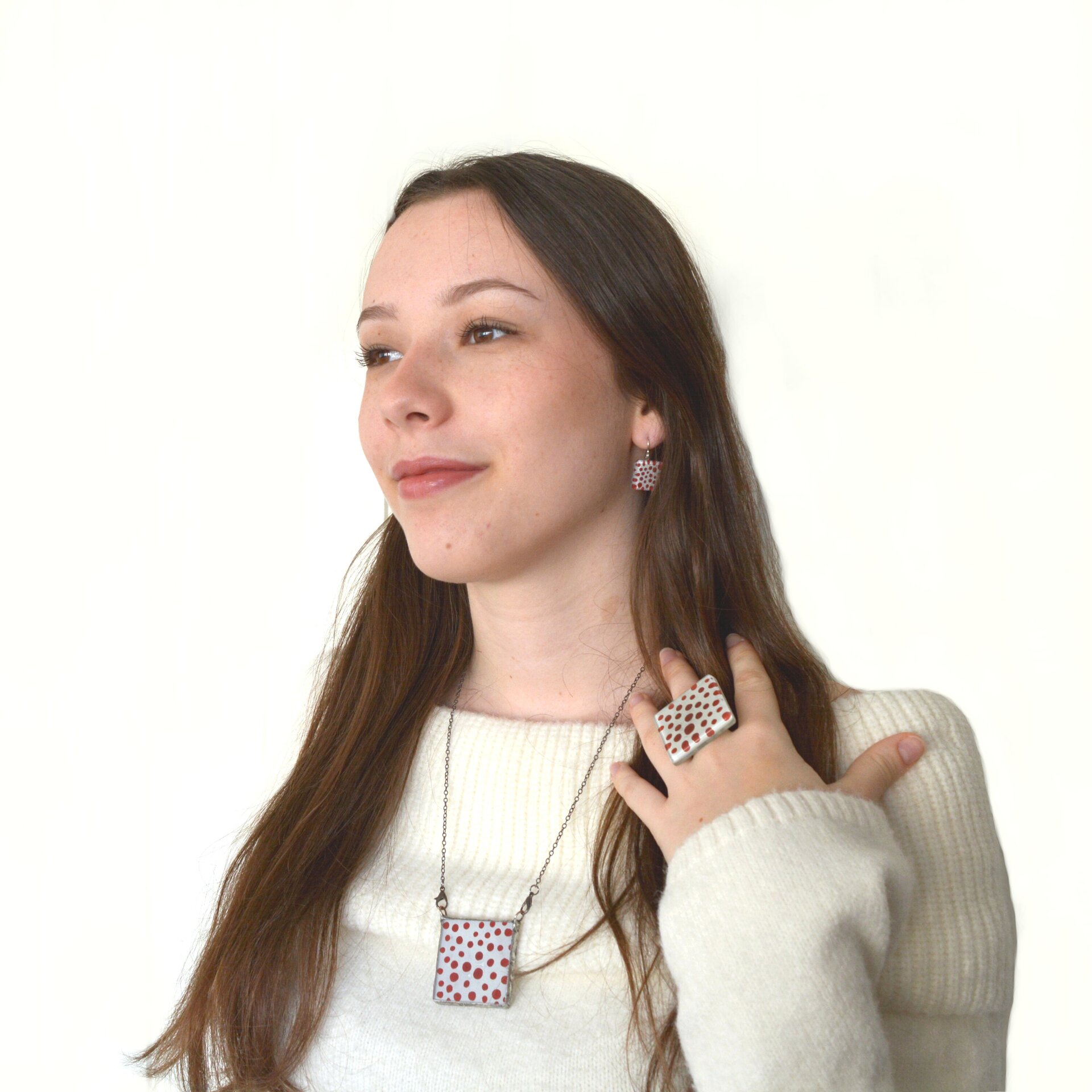 Colgante Lunares rojos con cadena. Joyas creativas de vidrio artesanal - 2