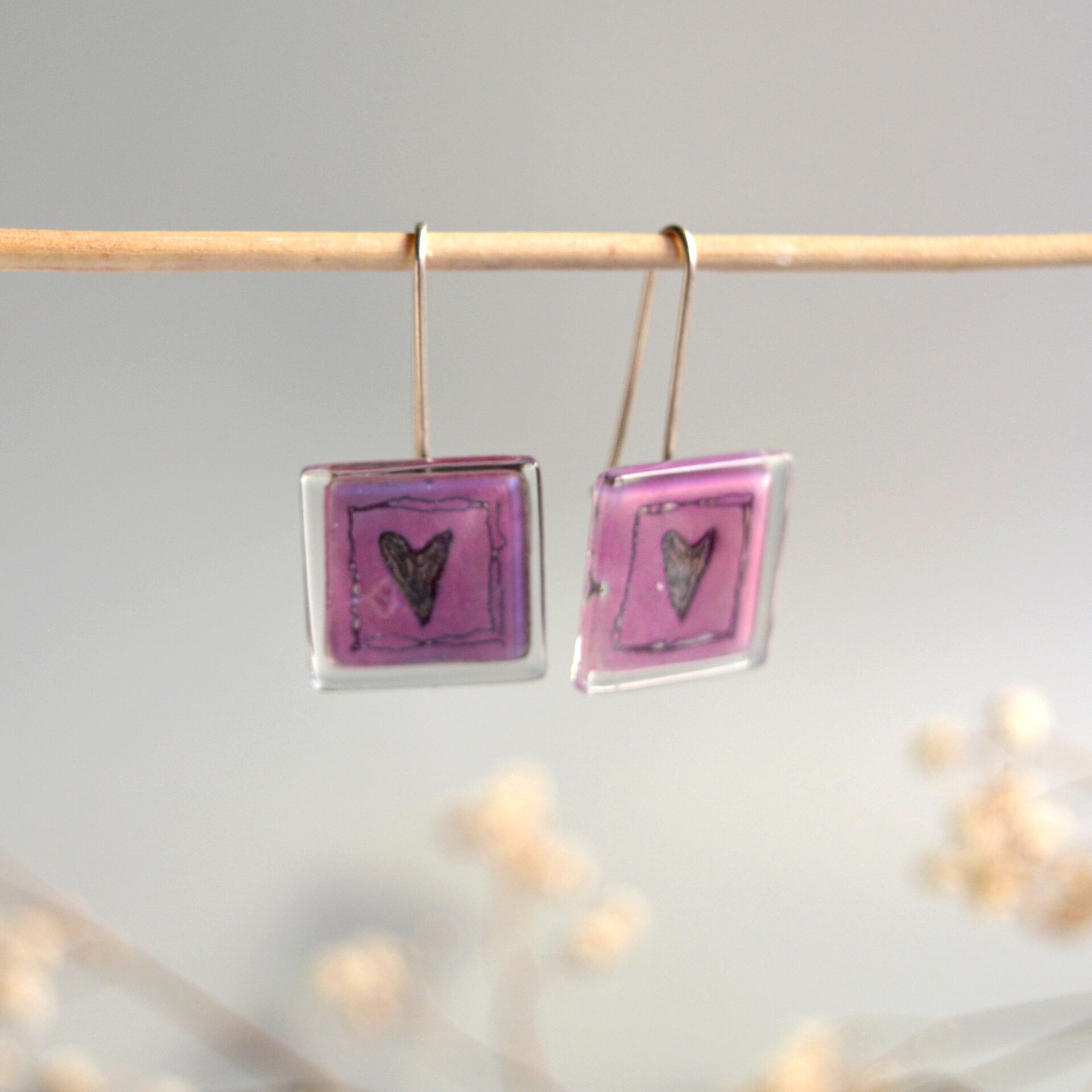 Pendientes Corazón lilas, Vidrio y plata de ley, Diseño cuadrado, Joyas únicas - 2