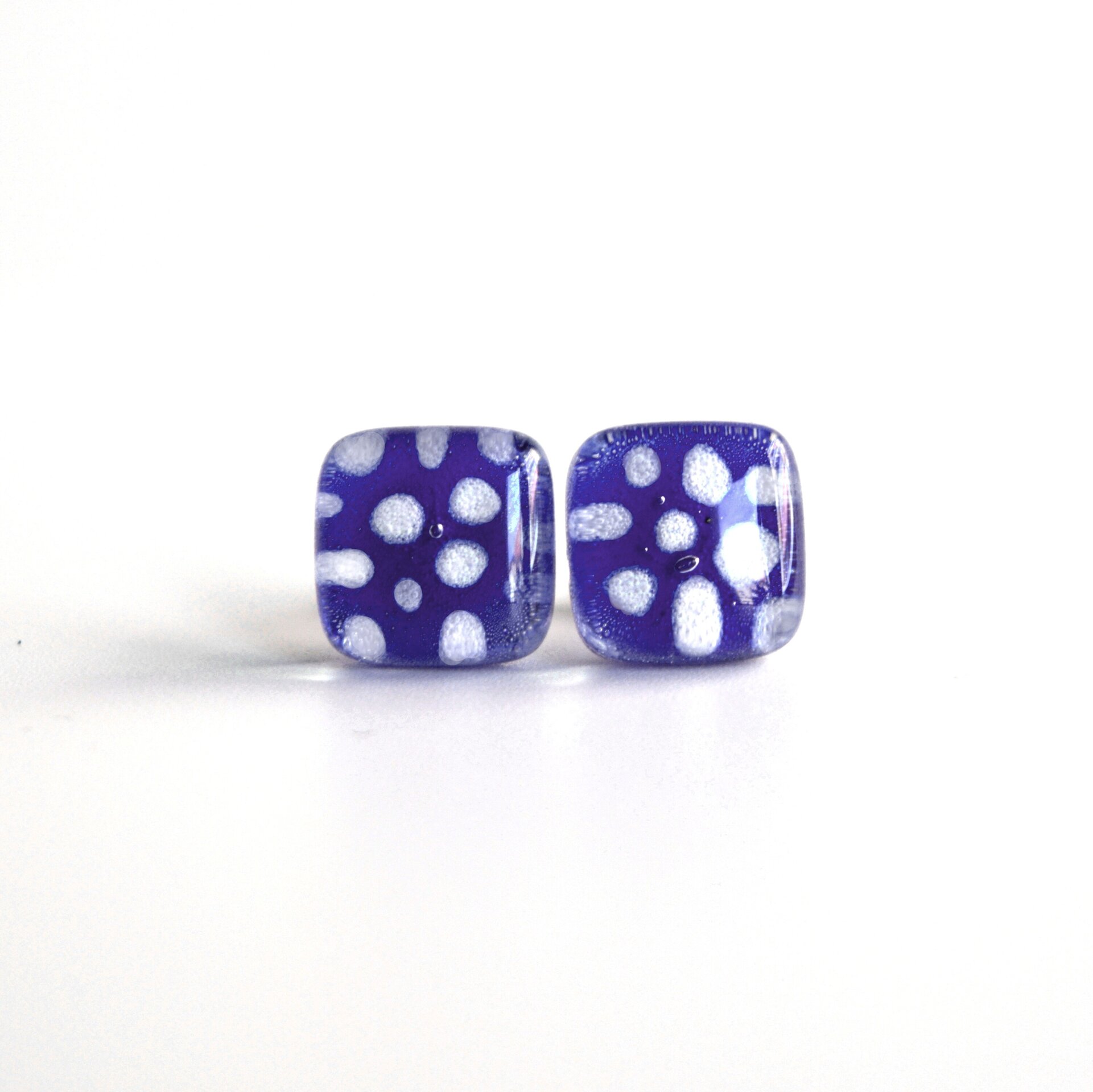 Pendientes con lunares en blanco y azul. Joyas de vidrio y plata de ley - 2