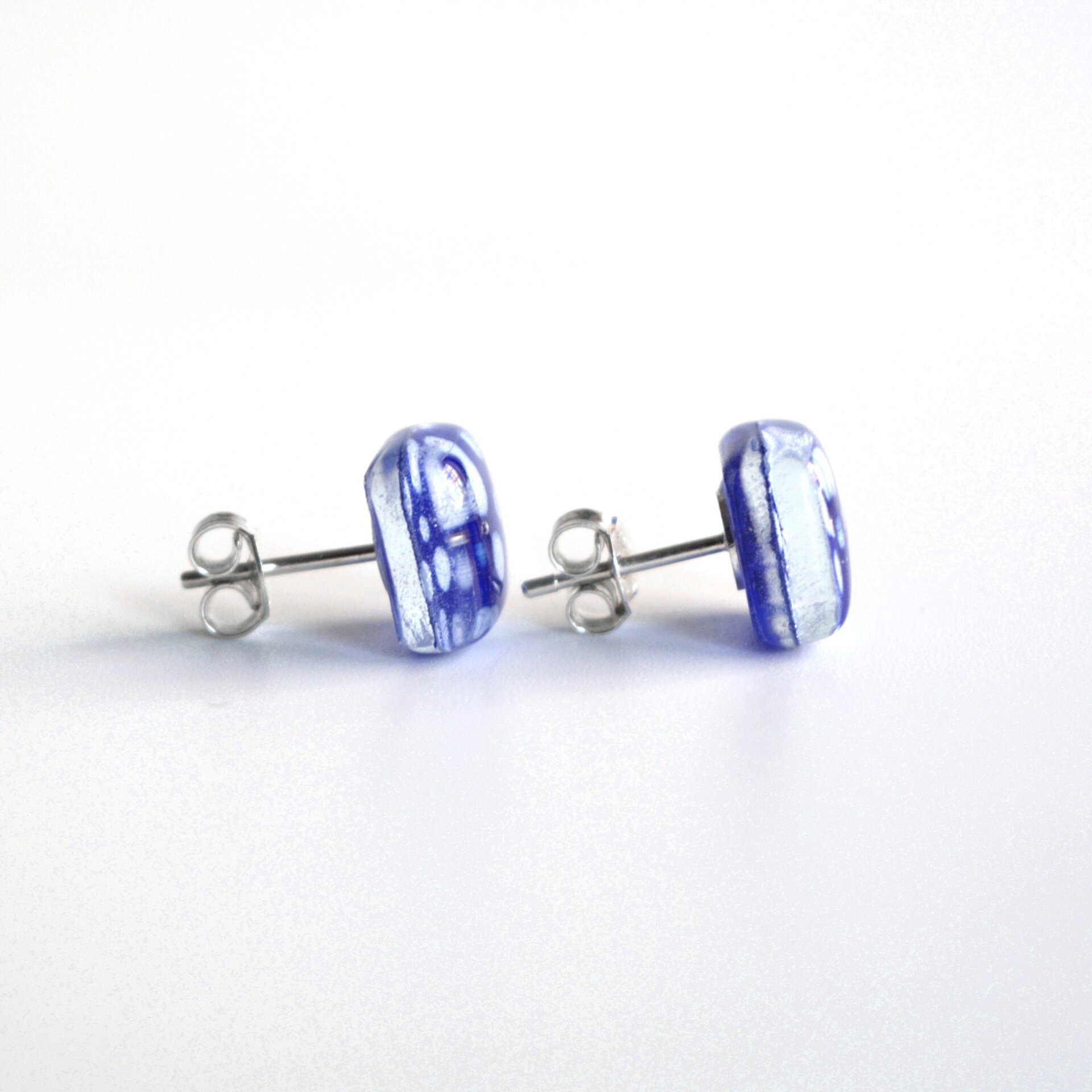 Pendientes con lunares en blanco y azul. Joyas de vidrio y plata de ley - 4