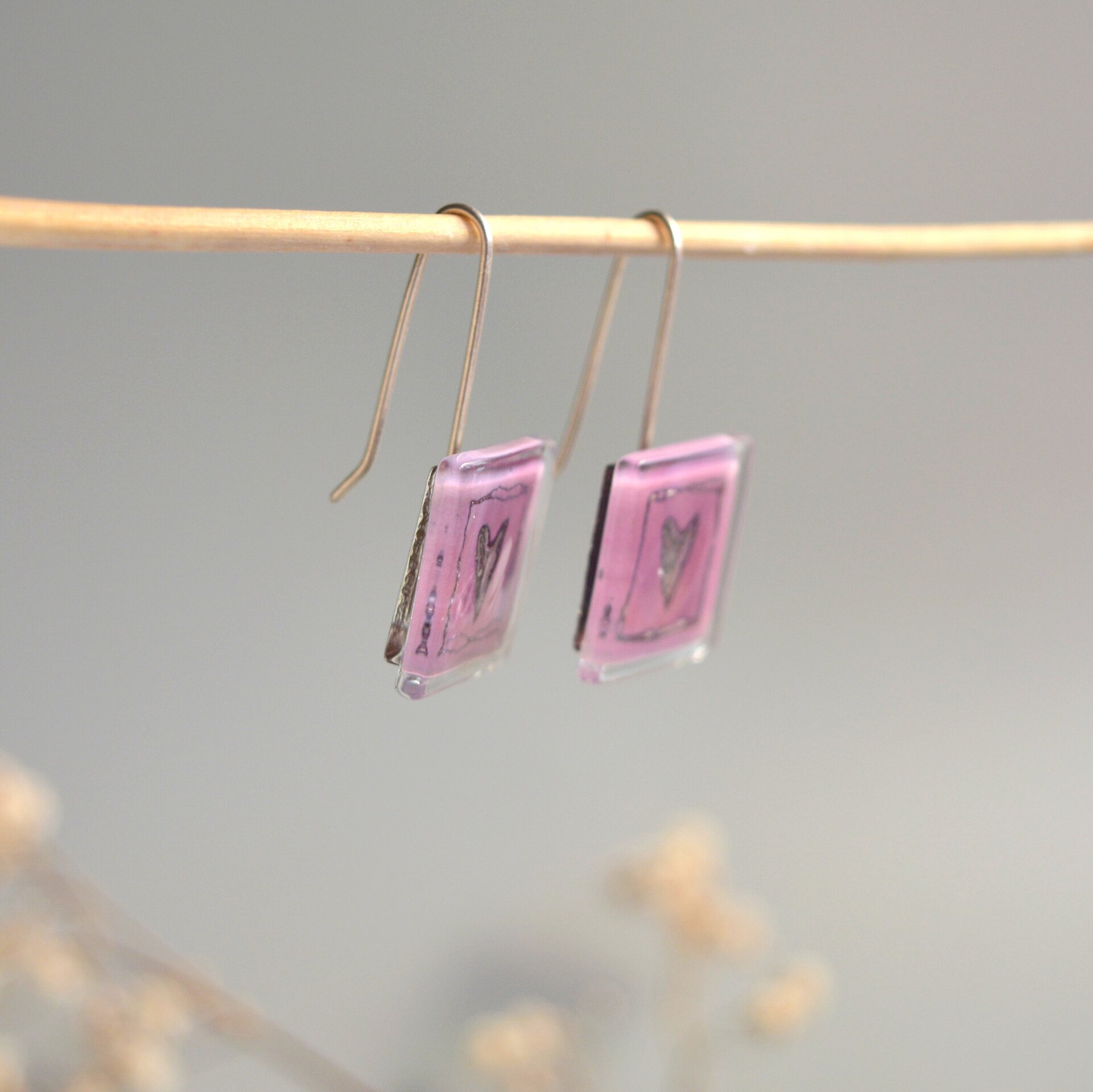 Pendientes Corazón lilas, Vidrio y plata de ley, Diseño cuadrado, Joyas únicas - 3